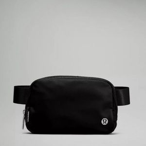 NWT Lululemon Everywhere Bag